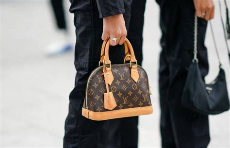 cost of a louis vuitton handbag|louis vuitton handbags price range.